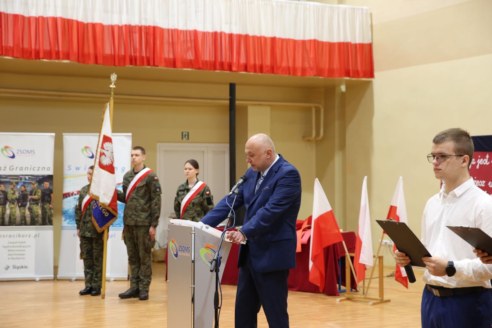 Zdjęcie w galerii na portalu naszraciborz.pl: Czas pożegnania – klasy sportowe i mundurowe kończą edukację w ZSOMS wiadomości z regionu