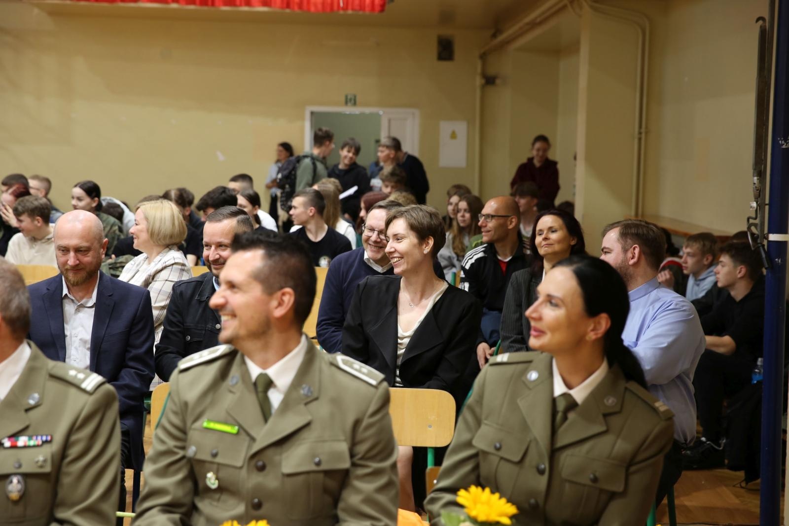 Zdjęcie w galerii na portalu naszraciborz.pl: Czas pożegnania – klasy sportowe i mundurowe kończą edukację w ZSOMS wiadomości z regionu