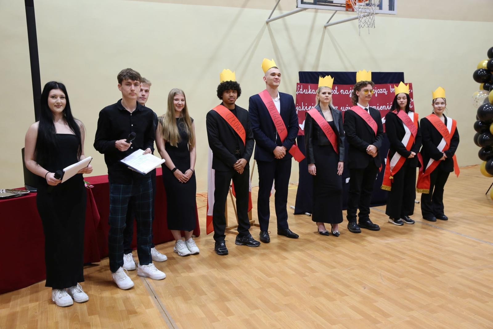 Zdjęcie w galerii na portalu naszraciborz.pl: Czas pożegnania – klasy sportowe i mundurowe kończą edukację w ZSOMS wiadomości z regionu