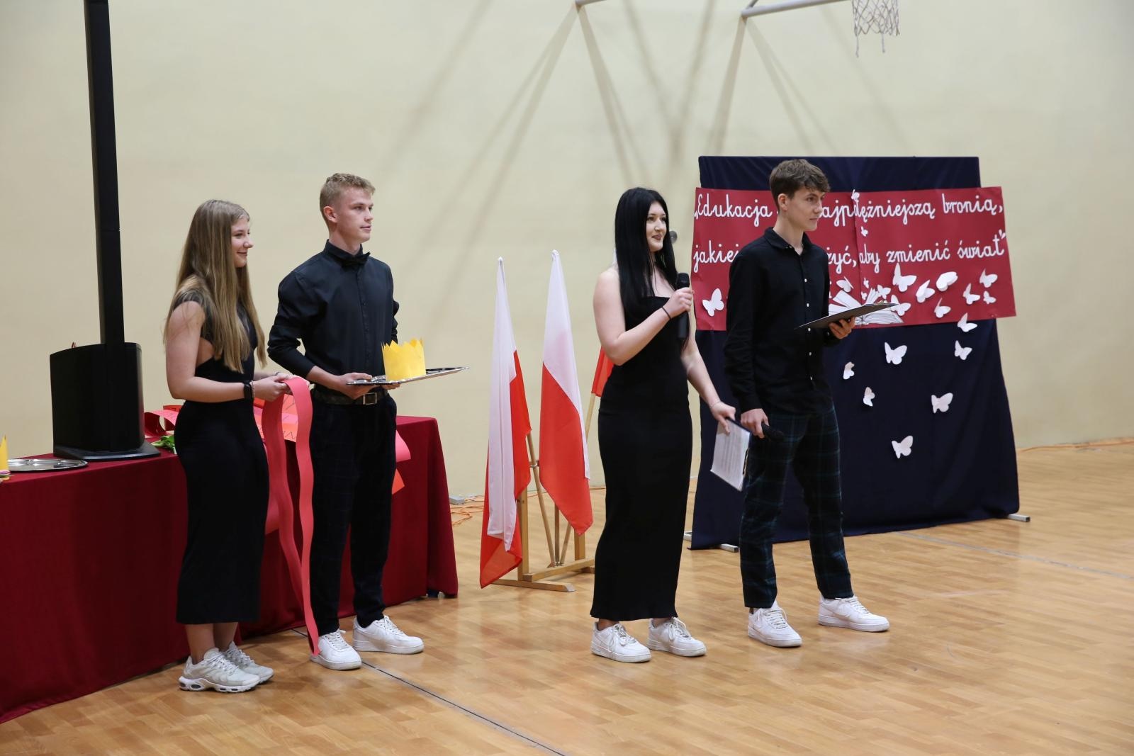 Zdjęcie w galerii na portalu naszraciborz.pl: Czas pożegnania – klasy sportowe i mundurowe kończą edukację w ZSOMS wiadomości z regionu