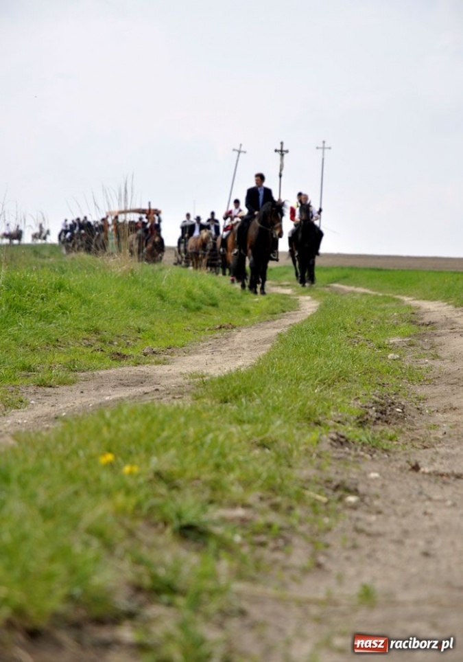 Zdjęcie w galerii na portalu naszraciborz.pl: Bieńkowicki obchód pól AD 2011 wiadomości z regionu