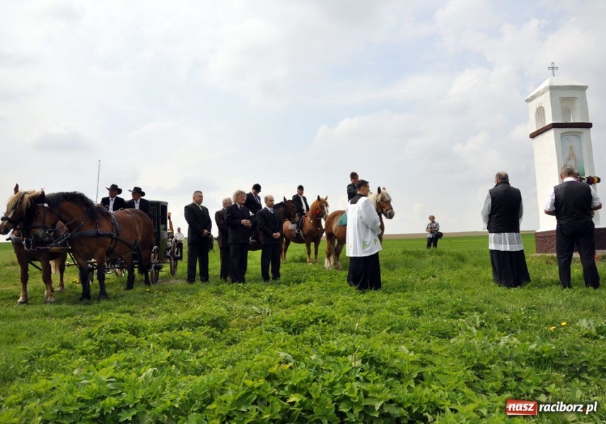 Zdjęcie w galerii na portalu naszraciborz.pl: Bieńkowicki obchód pól AD 2011 wiadomości z regionu
