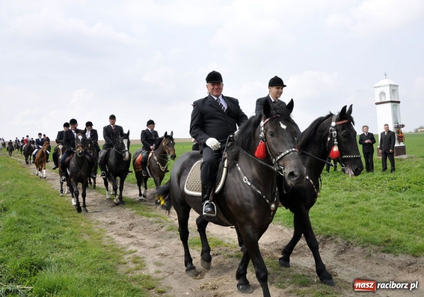 Zdjęcie w galerii na portalu naszraciborz.pl: Bieńkowicki obchód pól AD 2011 wiadomości z regionu
