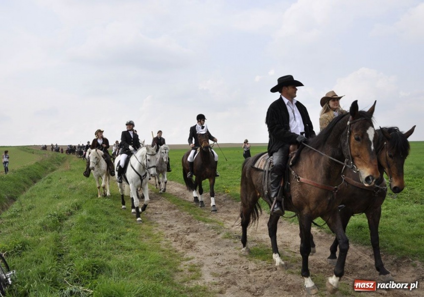 Zdjęcie w galerii na portalu naszraciborz.pl: Bieńkowicki obchód pól AD 2011 wiadomości z regionu