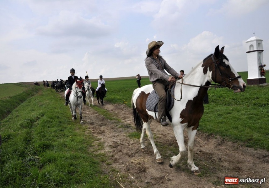 Zdjęcie w galerii na portalu naszraciborz.pl: Bieńkowicki obchód pól AD 2011 wiadomości z regionu