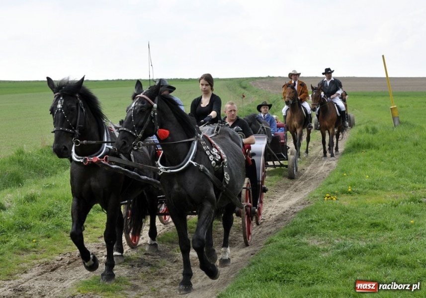 Zdjęcie w galerii na portalu naszraciborz.pl: Bieńkowicki obchód pól AD 2011 wiadomości z regionu
