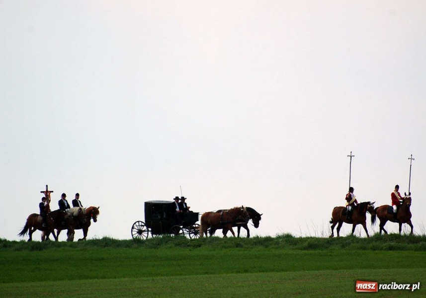 Zdjęcie w galerii na portalu naszraciborz.pl: Bieńkowicki obchód pól AD 2011 wiadomości z regionu