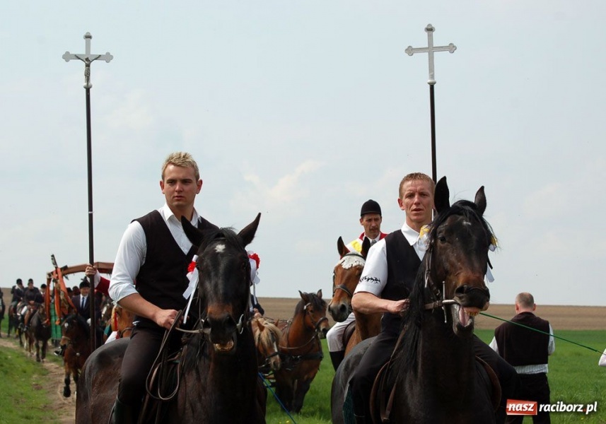 Zdjęcie w galerii na portalu naszraciborz.pl: Bieńkowicki obchód pól AD 2011 wiadomości z regionu