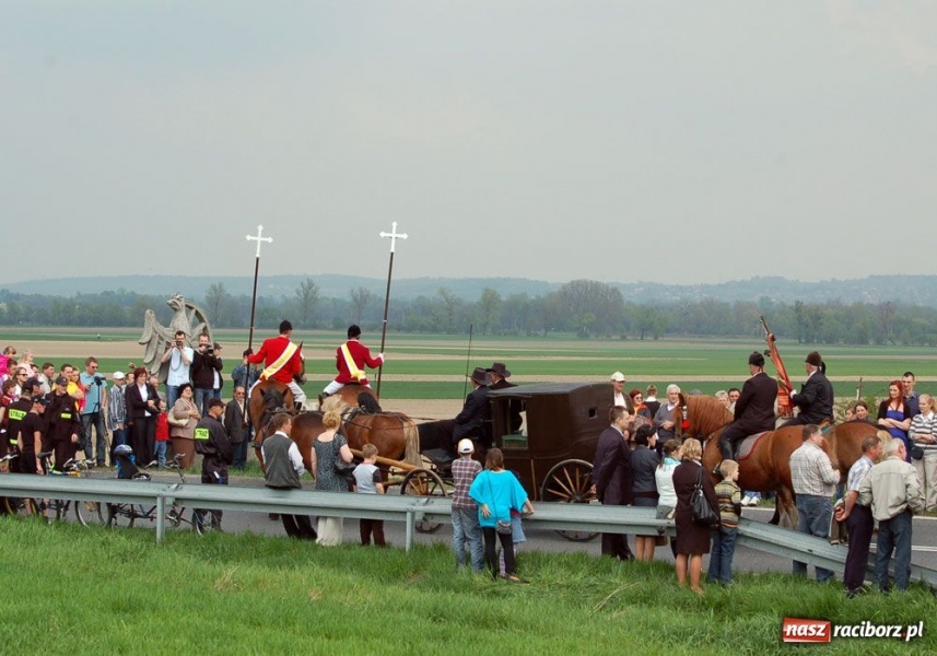 Zdjęcie w galerii na portalu naszraciborz.pl: Bieńkowicki obchód pól AD 2011 wiadomości z regionu