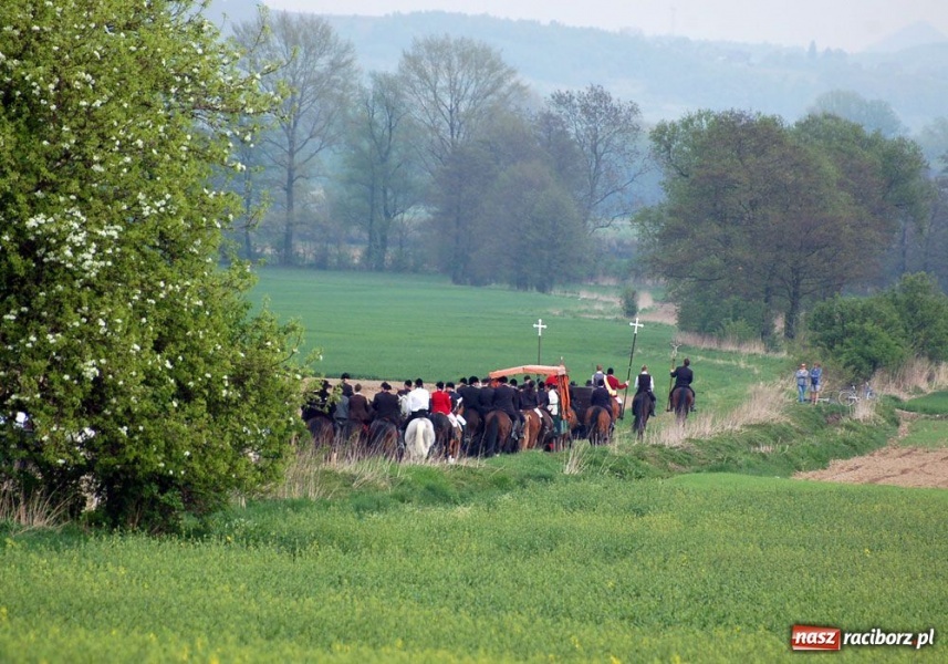 Zdjęcie w galerii na portalu naszraciborz.pl: Bieńkowicki obchód pól AD 2011 wiadomości z regionu