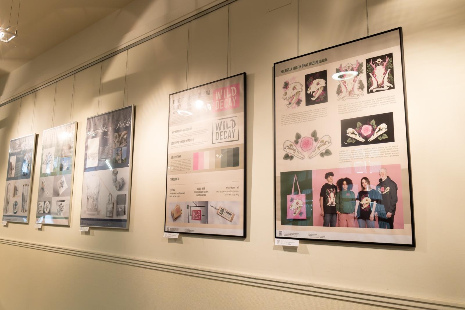 Zdjęcie w galerii na portalu naszraciborz.pl: Wernisaż absolwentów Liceum Sztuk Plastycznych w Raciborskim Centrum Kultury wiadomości z regionu