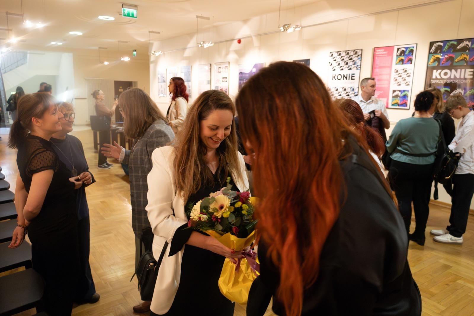 Zdjęcie w galerii na portalu naszraciborz.pl: Wernisaż absolwentów Liceum Sztuk Plastycznych w Raciborskim Centrum Kultury wiadomości z regionu