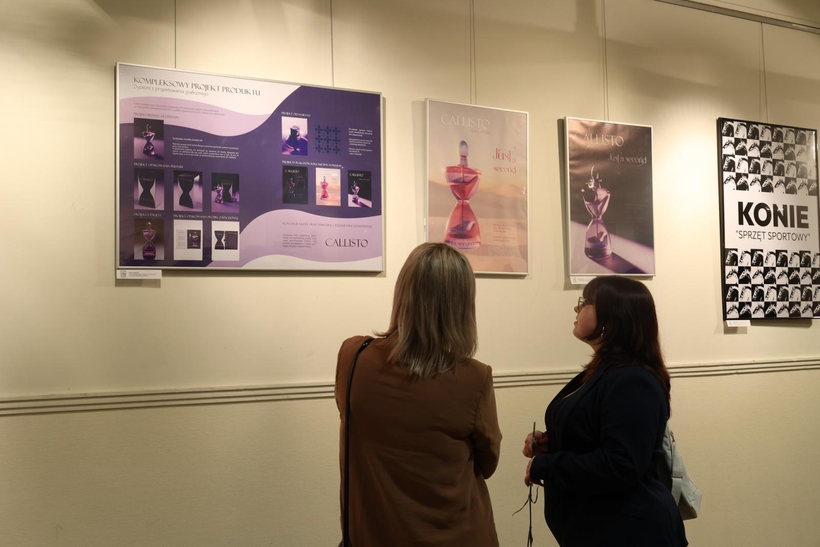 Zdjęcie w galerii na portalu naszraciborz.pl: Wernisaż absolwentów Liceum Sztuk Plastycznych w Raciborskim Centrum Kultury wiadomości z regionu