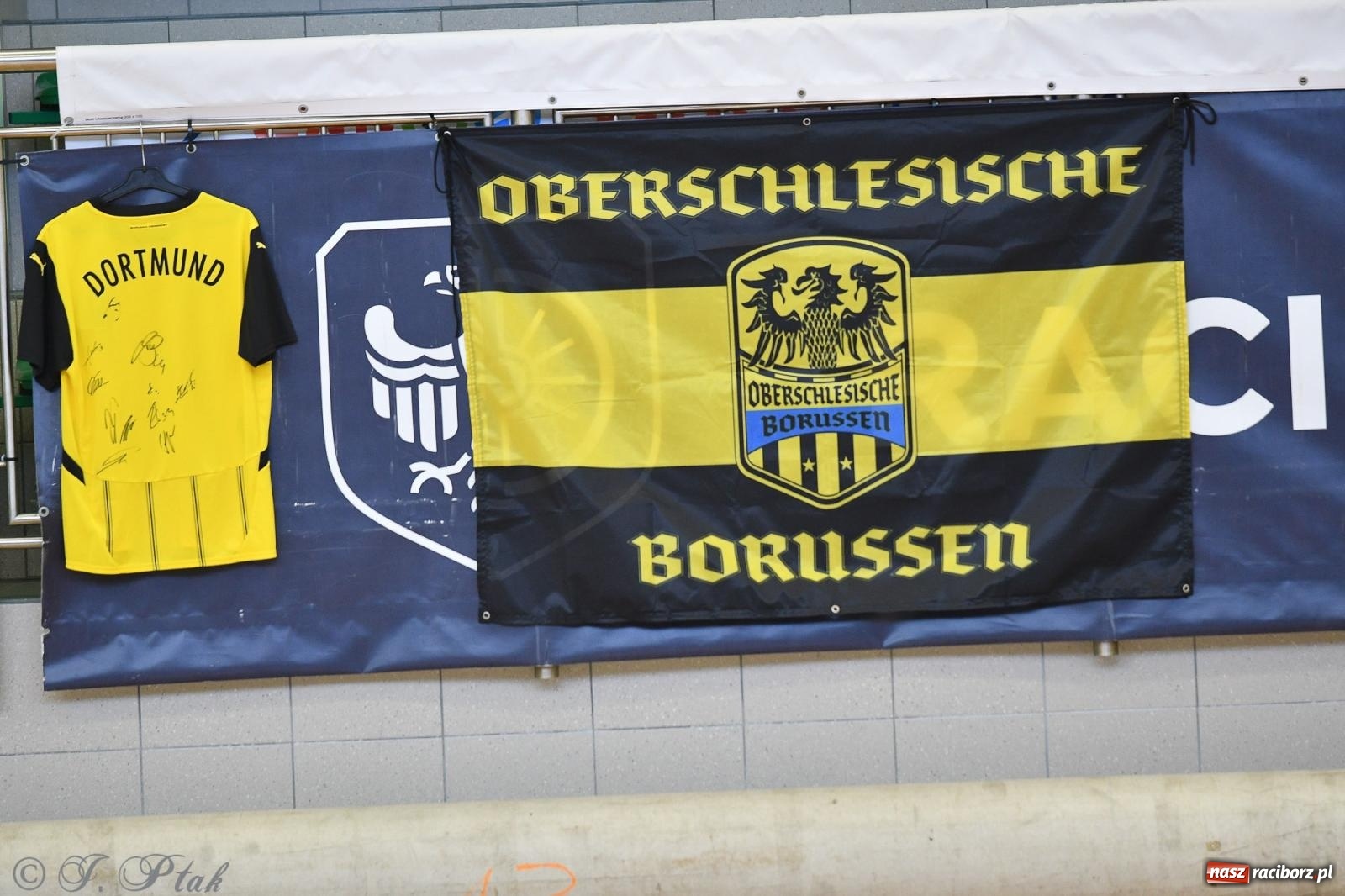 Zdjęcie w galerii na portalu naszraciborz.pl: Piłkarskie zmagania oldbojów z charytatywnym akcentem [FOTO] wiadomości z regionu