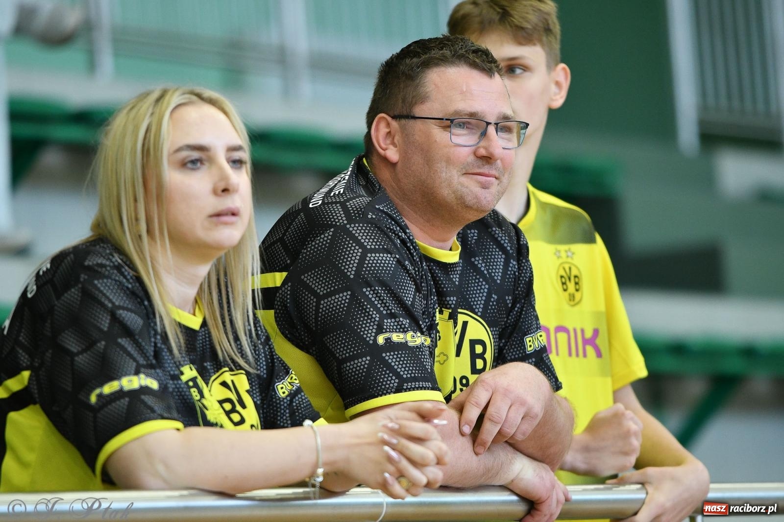 Zdjęcie w galerii na portalu naszraciborz.pl: Piłkarskie zmagania oldbojów z charytatywnym akcentem [FOTO] wiadomości z regionu