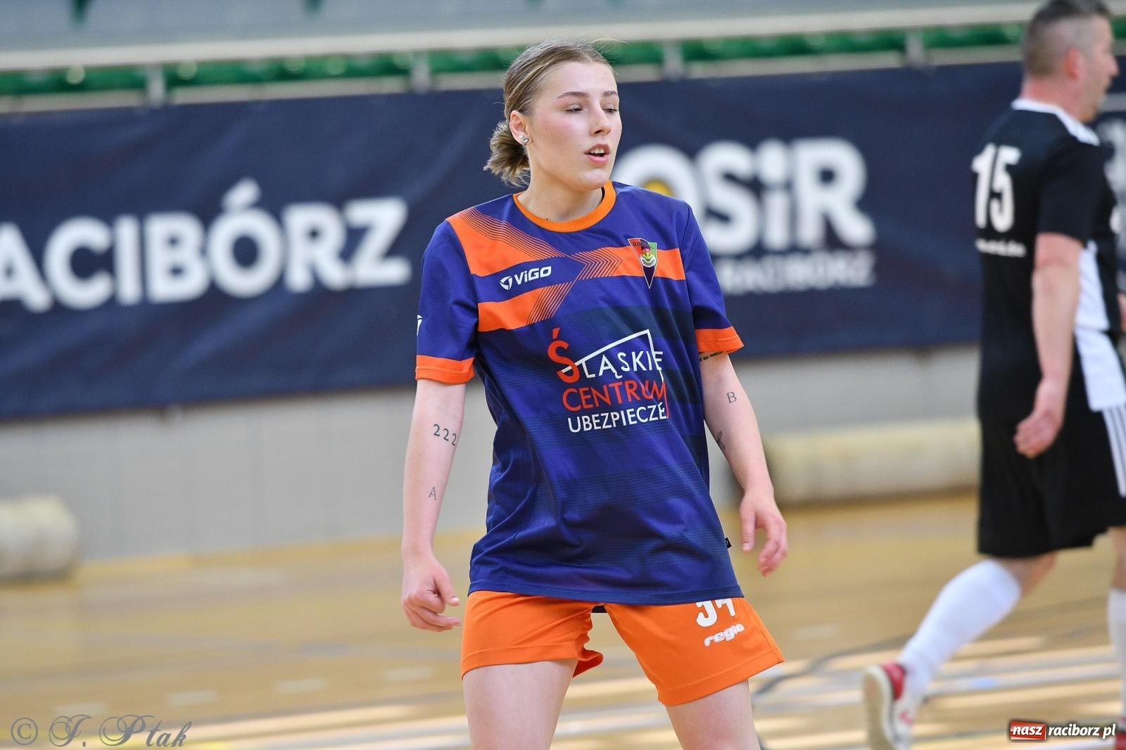 Zdjęcie w galerii na portalu naszraciborz.pl: Piłkarskie zmagania oldbojów z charytatywnym akcentem [FOTO] wiadomości z regionu