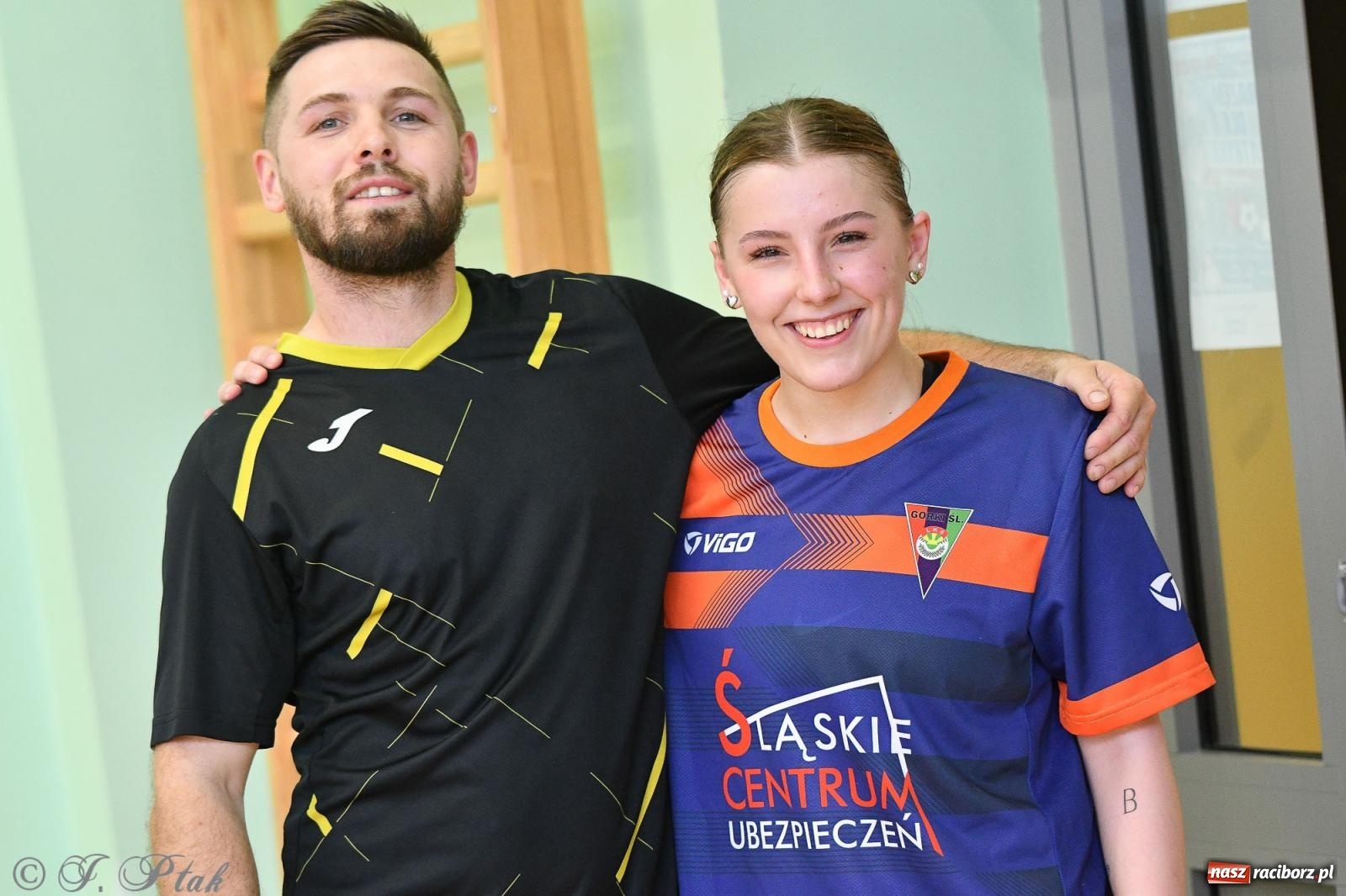 Zdjęcie w galerii na portalu naszraciborz.pl: Piłkarskie zmagania oldbojów z charytatywnym akcentem [FOTO] wiadomości z regionu