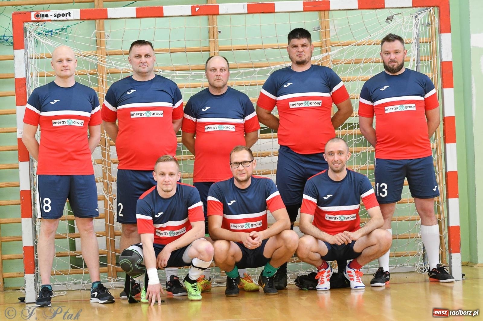 Zdjęcie w galerii na portalu naszraciborz.pl: Piłkarskie zmagania oldbojów z charytatywnym akcentem [FOTO] wiadomości z regionu