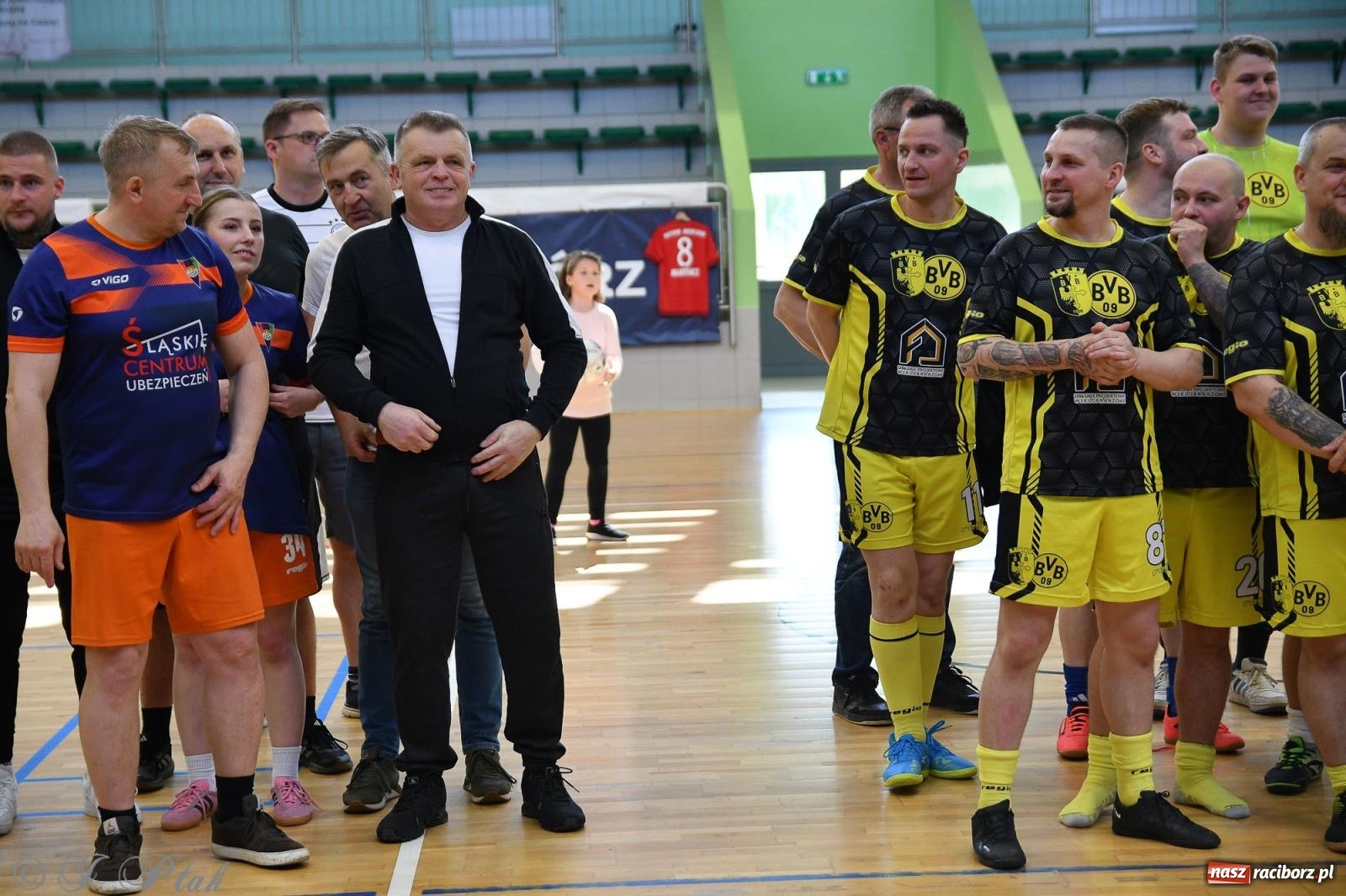 Zdjęcie w galerii na portalu naszraciborz.pl: Piłkarskie zmagania oldbojów z charytatywnym akcentem [FOTO] wiadomości z regionu