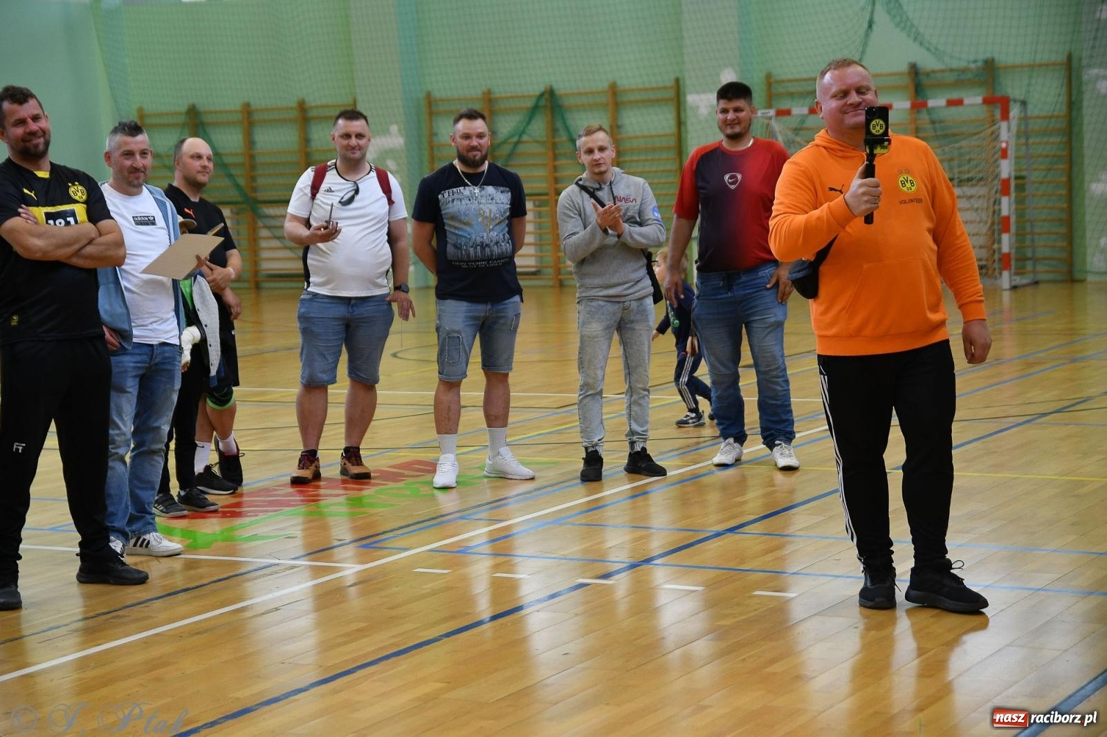 Zdjęcie w galerii na portalu naszraciborz.pl: Piłkarskie zmagania oldbojów z charytatywnym akcentem [FOTO] wiadomości z regionu