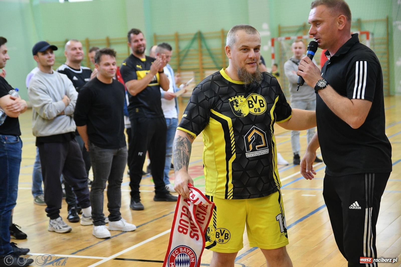 Zdjęcie w galerii na portalu naszraciborz.pl: Piłkarskie zmagania oldbojów z charytatywnym akcentem [FOTO] wiadomości z regionu