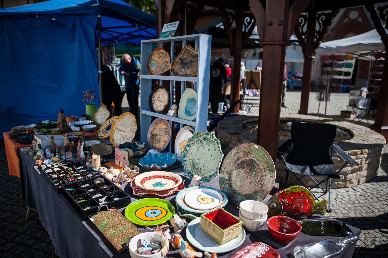 Zdjęcie w galerii na portalu naszraciborz.pl: Wiosenny jarmark na raciborskim zamku za nami. Przed nami koncert i turniej rycerski wiadomości z regionu