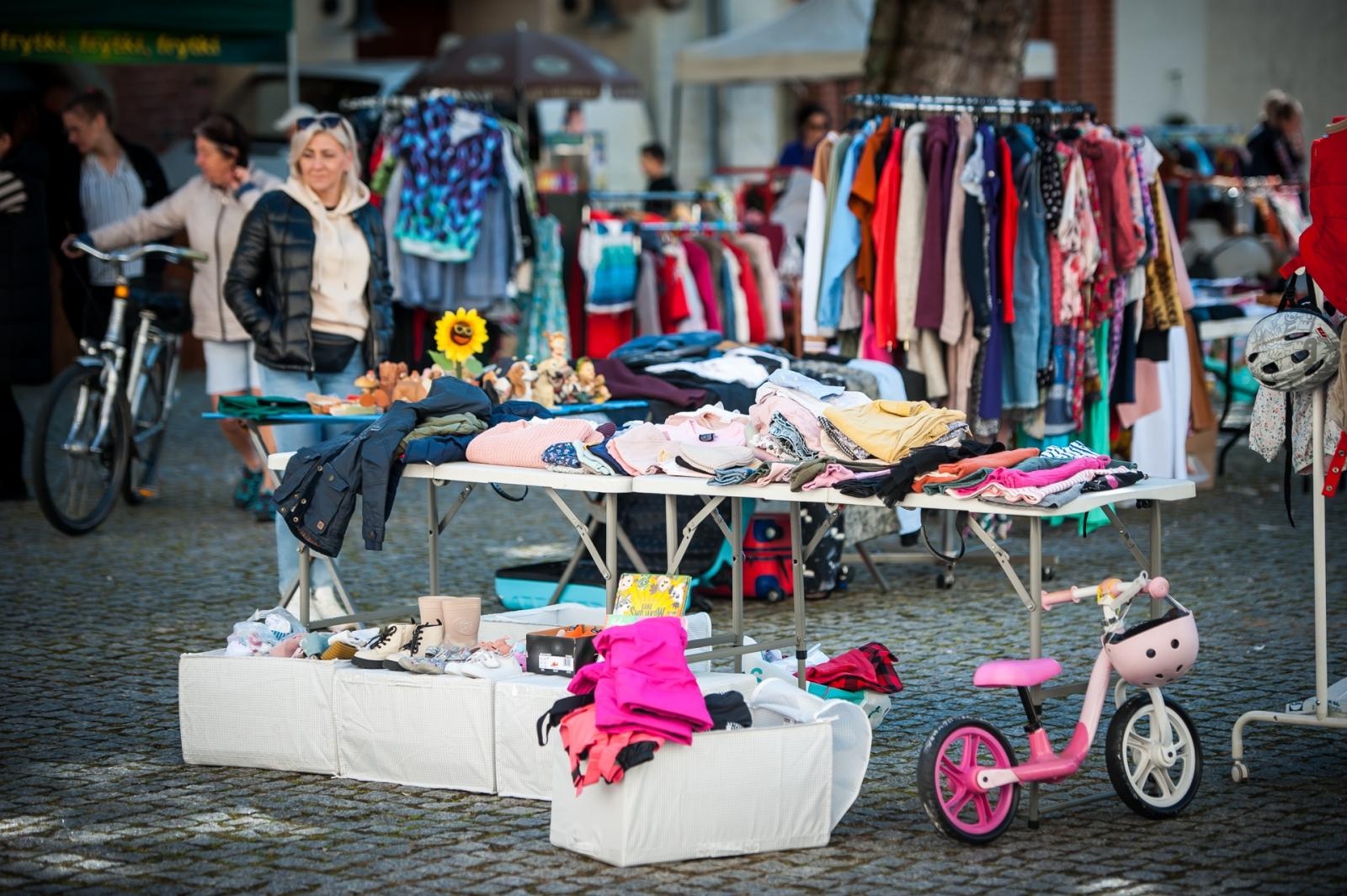 Zdjęcie w galerii na portalu naszraciborz.pl: Wiosenny jarmark na raciborskim zamku za nami. Przed nami koncert i turniej rycerski wiadomości z regionu