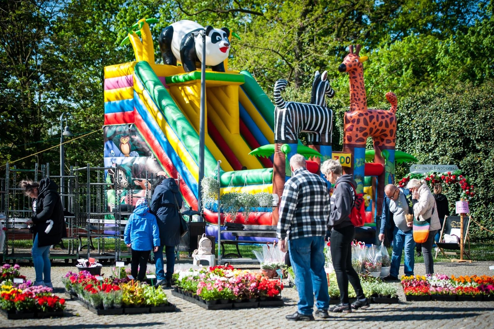 Zdjęcie w galerii na portalu naszraciborz.pl: Wiosenny jarmark na raciborskim zamku za nami. Przed nami koncert i turniej rycerski wiadomości z regionu