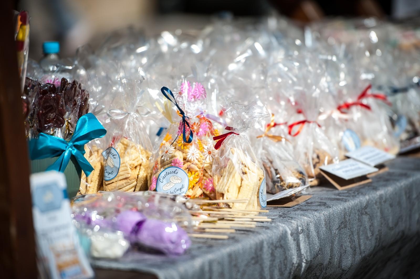 Zdjęcie w galerii na portalu naszraciborz.pl: Wiosenny jarmark na raciborskim zamku za nami. Przed nami koncert i turniej rycerski wiadomości z regionu