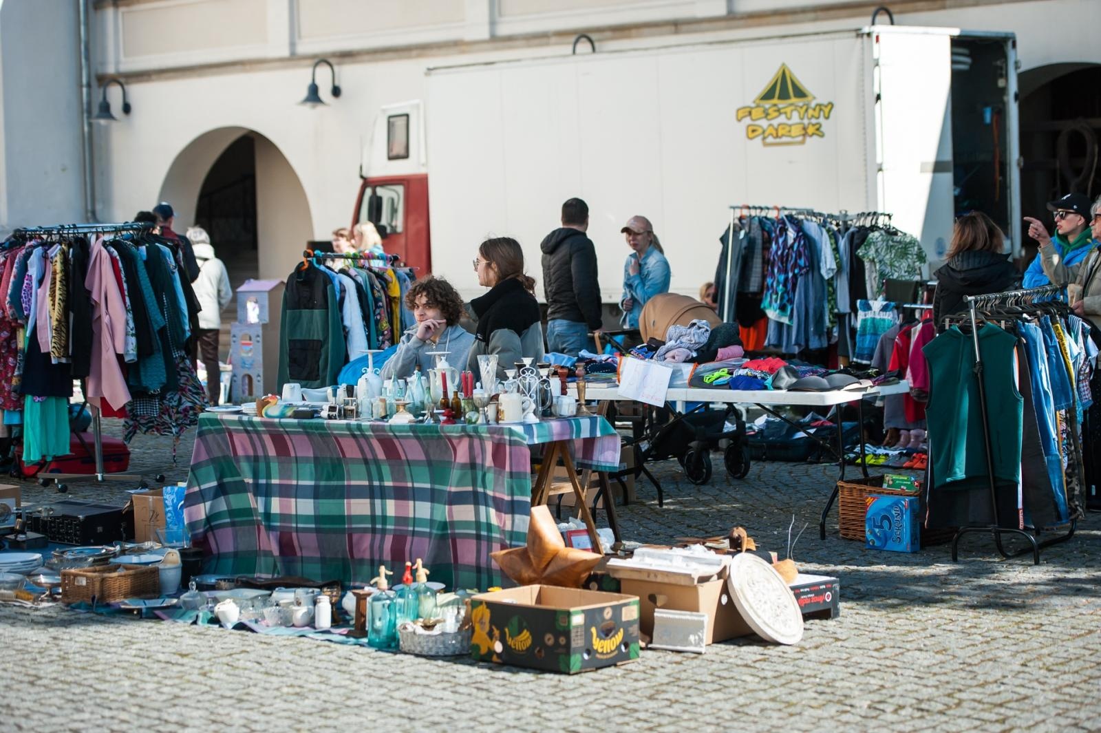 Zdjęcie w galerii na portalu naszraciborz.pl: Wiosenny jarmark na raciborskim zamku za nami. Przed nami koncert i turniej rycerski wiadomości z regionu
