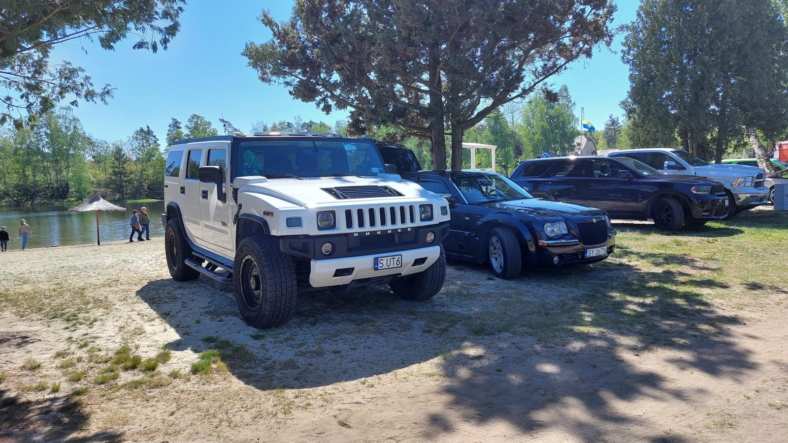 Zdjęcie w galerii na portalu naszraciborz.pl: Perełki amerykańskiej motoryzacji opanowały kuźniański Wodnik wiadomości z regionu