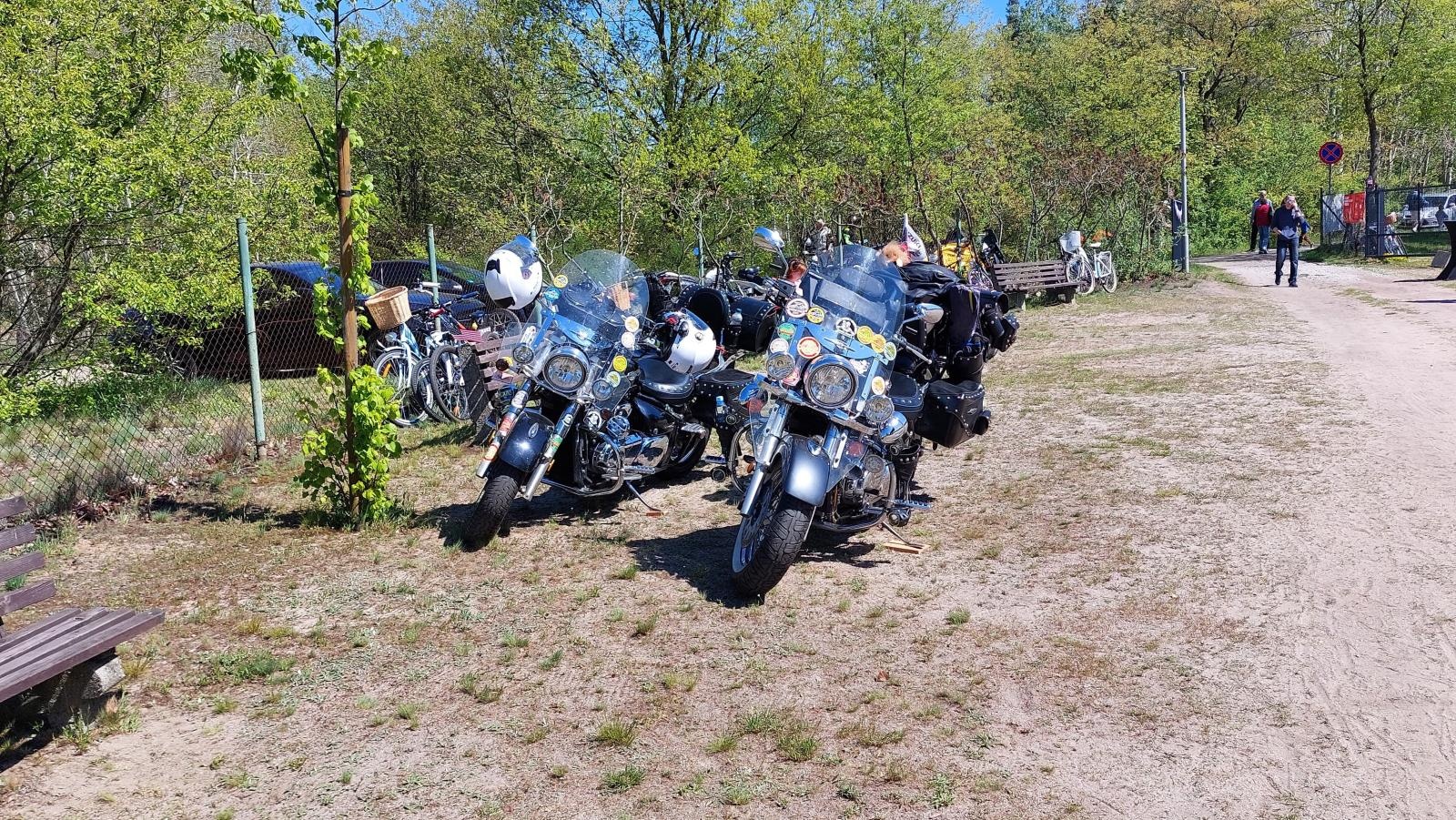 Zdjęcie w galerii na portalu naszraciborz.pl: Perełki amerykańskiej motoryzacji opanowały kuźniański Wodnik wiadomości z regionu