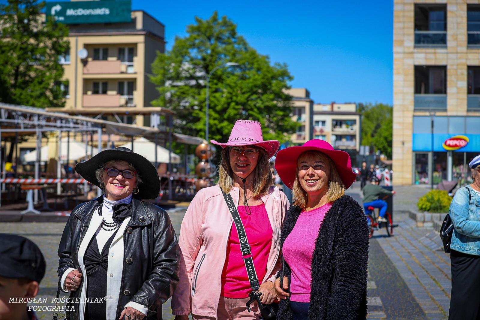 Zdjęcie w galerii na portalu naszraciborz.pl: Druga edycja World Hat Walk w Raciborzu [FOTO] wiadomości z regionu