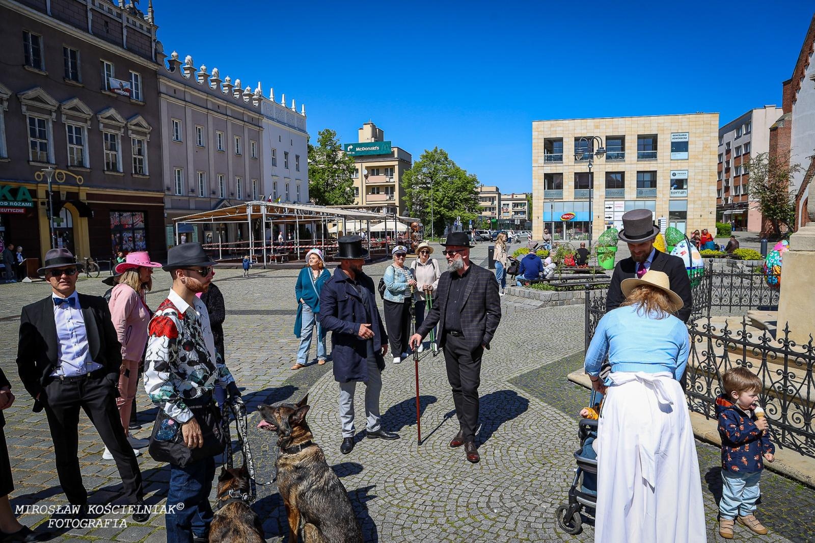 Zdjęcie w galerii na portalu naszraciborz.pl: Druga edycja World Hat Walk w Raciborzu [FOTO] wiadomości z regionu