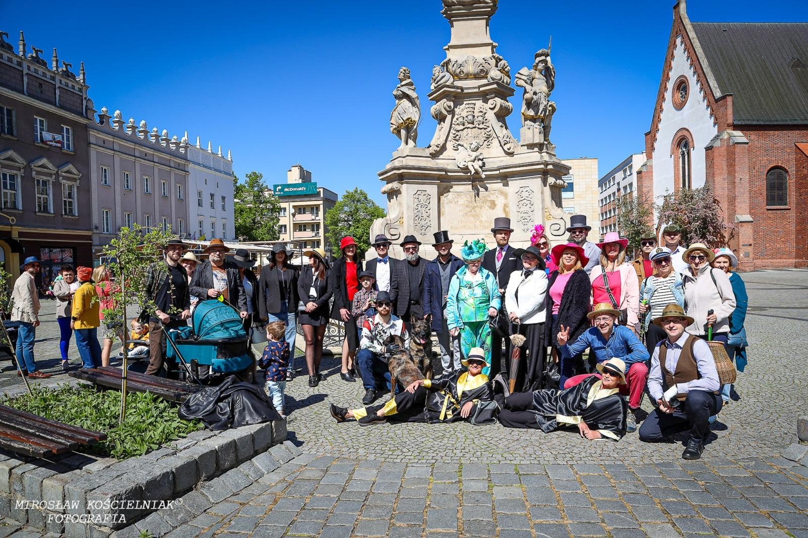 Zdjęcie w galerii na portalu naszraciborz.pl: Druga edycja World Hat Walk w Raciborzu [FOTO] wiadomości z regionu