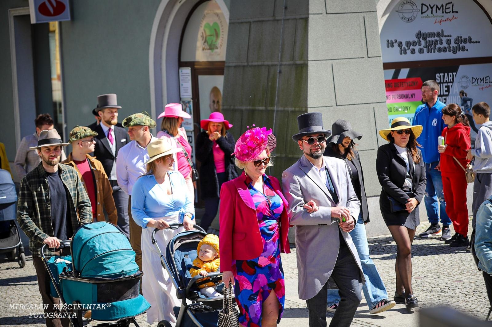 Zdjęcie w galerii na portalu naszraciborz.pl: Druga edycja World Hat Walk w Raciborzu [FOTO] wiadomości z regionu