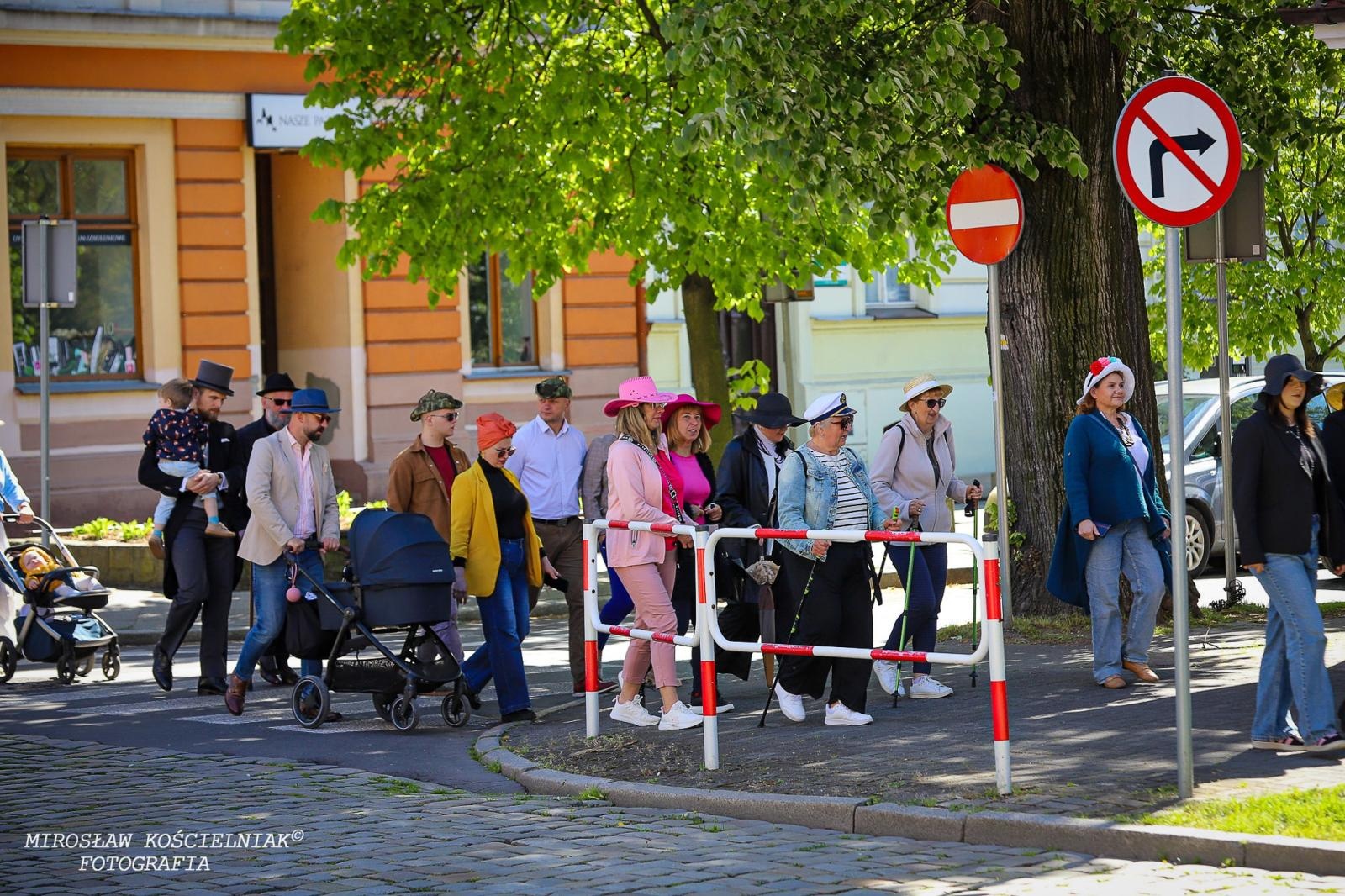 Zdjęcie w galerii na portalu naszraciborz.pl: Druga edycja World Hat Walk w Raciborzu [FOTO] wiadomości z regionu