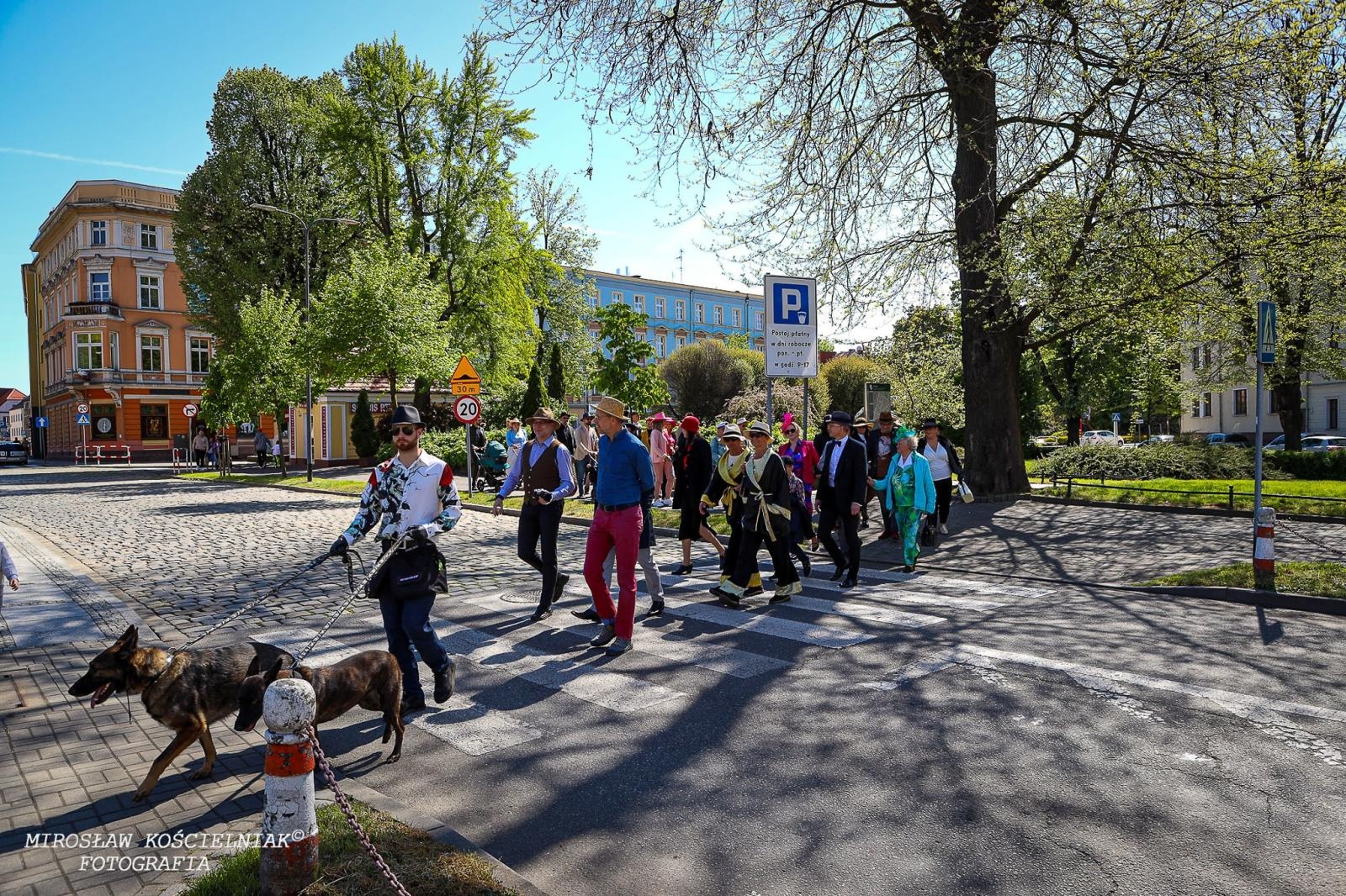 Zdjęcie w galerii na portalu naszraciborz.pl: Druga edycja World Hat Walk w Raciborzu [FOTO] wiadomości z regionu