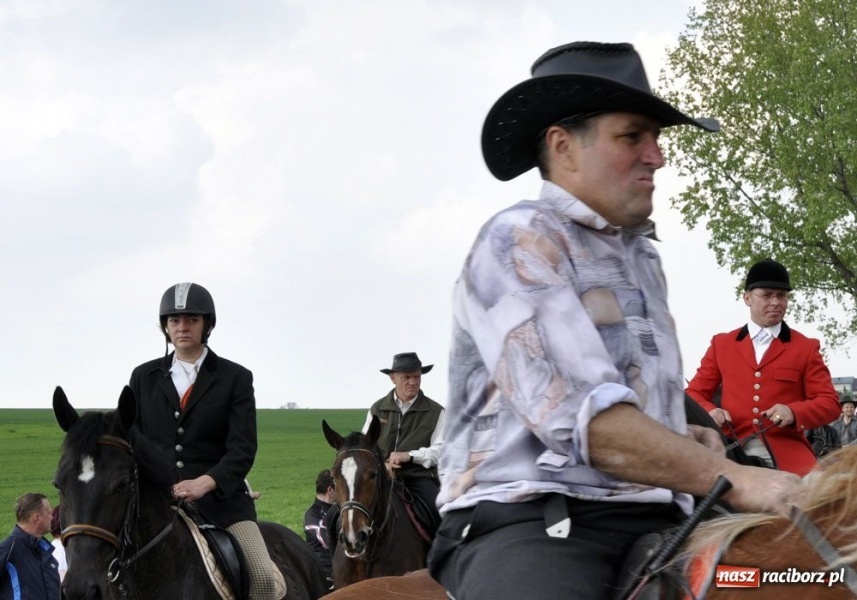 Zdjęcie w galerii na portalu naszraciborz.pl: Do Sudoła przyjechali husarzy wiadomości z regionu