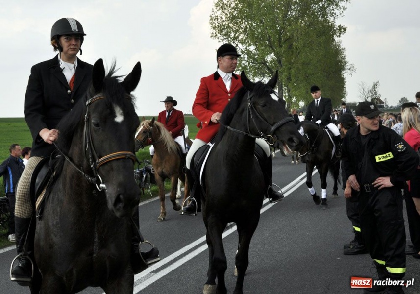 Zdjęcie w galerii na portalu naszraciborz.pl: Do Sudoła przyjechali husarzy wiadomości z regionu