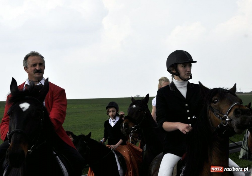 Zdjęcie w galerii na portalu naszraciborz.pl: Do Sudoła przyjechali husarzy wiadomości z regionu