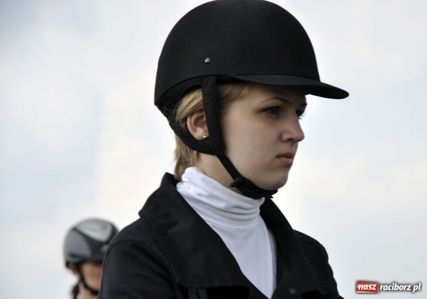 Zdjęcie w galerii na portalu naszraciborz.pl: Do Sudoła przyjechali husarzy wiadomości z regionu