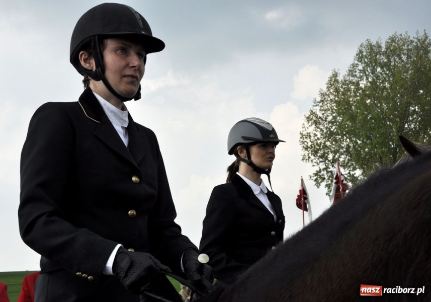 Zdjęcie w galerii na portalu naszraciborz.pl: Do Sudoła przyjechali husarzy wiadomości z regionu