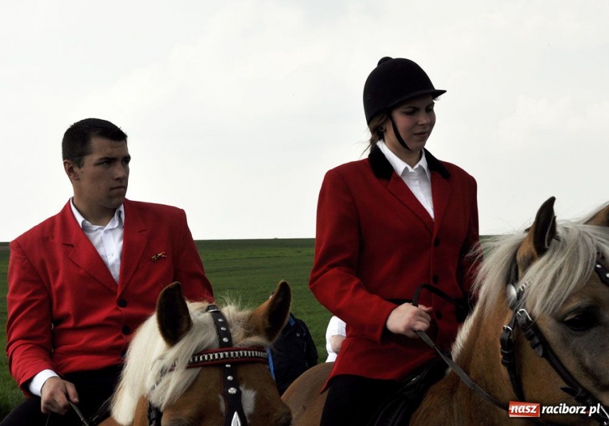 Zdjęcie w galerii na portalu naszraciborz.pl: Do Sudoła przyjechali husarzy wiadomości z regionu