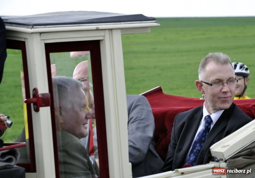 Zdjęcie w galerii na portalu naszraciborz.pl: Do Sudoła przyjechali husarzy wiadomości z regionu