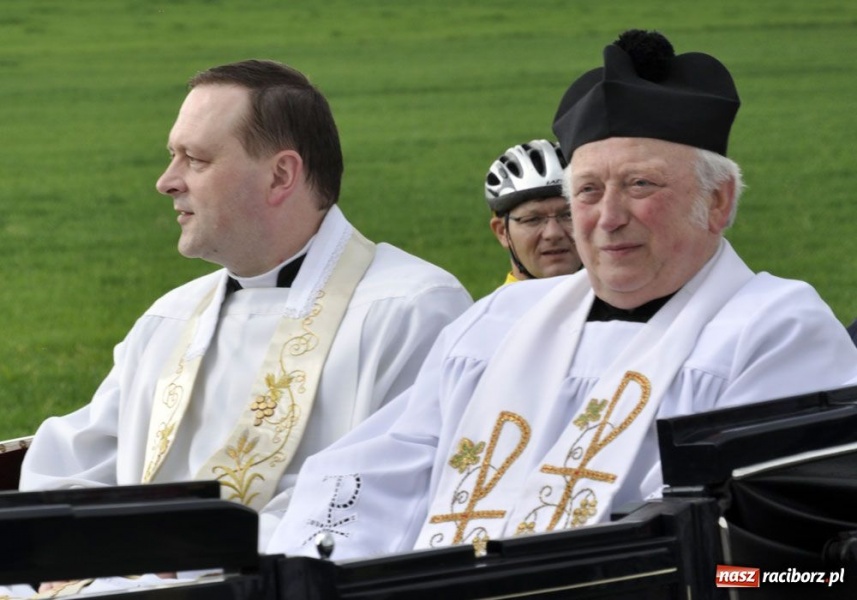 Zdjęcie w galerii na portalu naszraciborz.pl: Do Sudoła przyjechali husarzy wiadomości z regionu