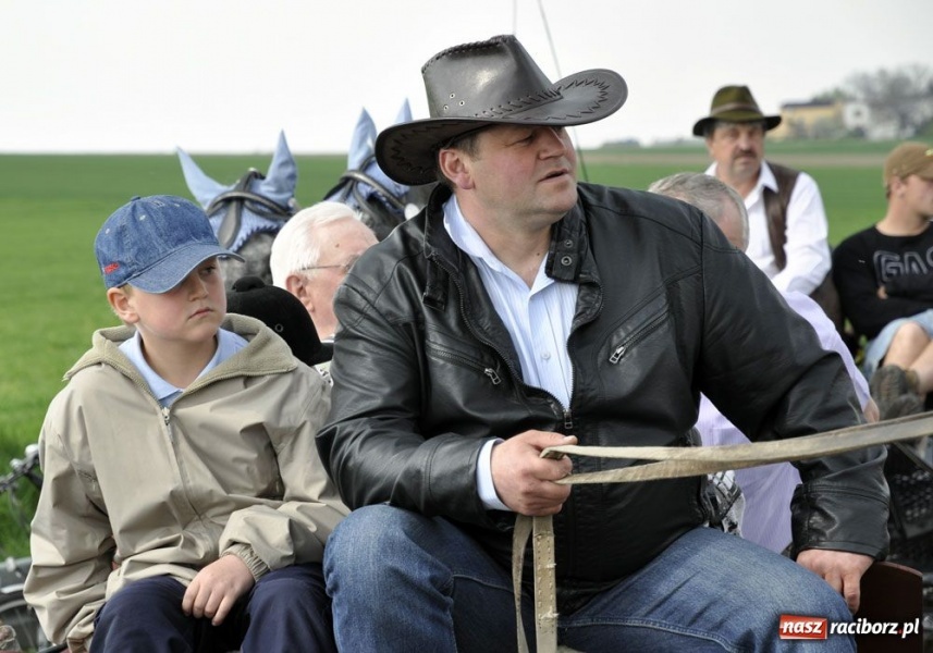 Zdjęcie w galerii na portalu naszraciborz.pl: Do Sudoła przyjechali husarzy wiadomości z regionu