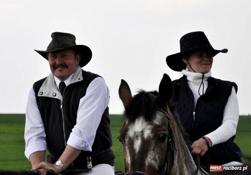 Zdjęcie w galerii na portalu naszraciborz.pl: Do Sudoła przyjechali husarzy wiadomości z regionu
