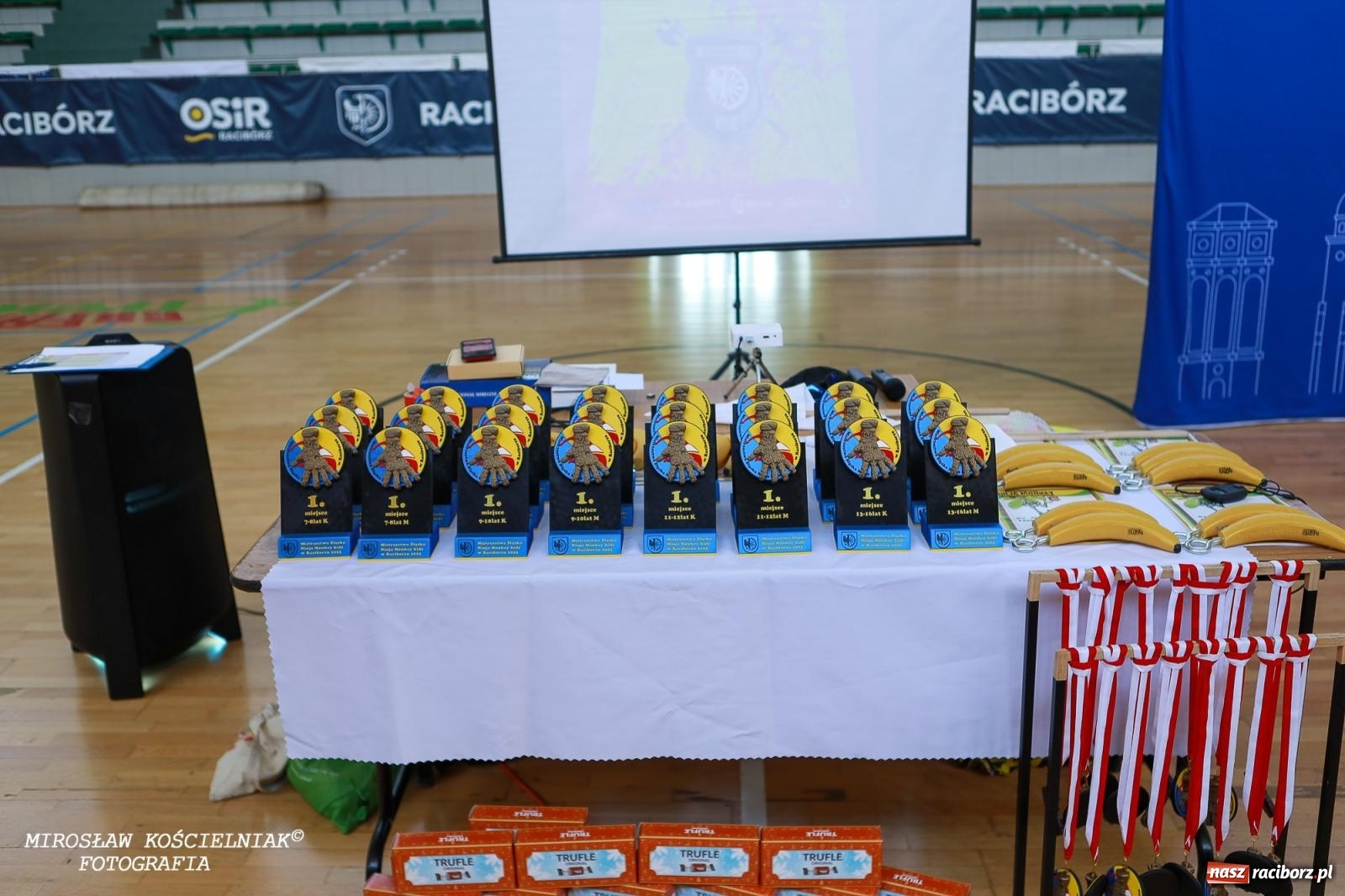 Zdjęcie w galerii na portalu naszraciborz.pl: Ponad 100 młodych zawodników na Mistrzostwach Śląska Ninja Monkey Kids w Raciborzu wiadomości z regionu