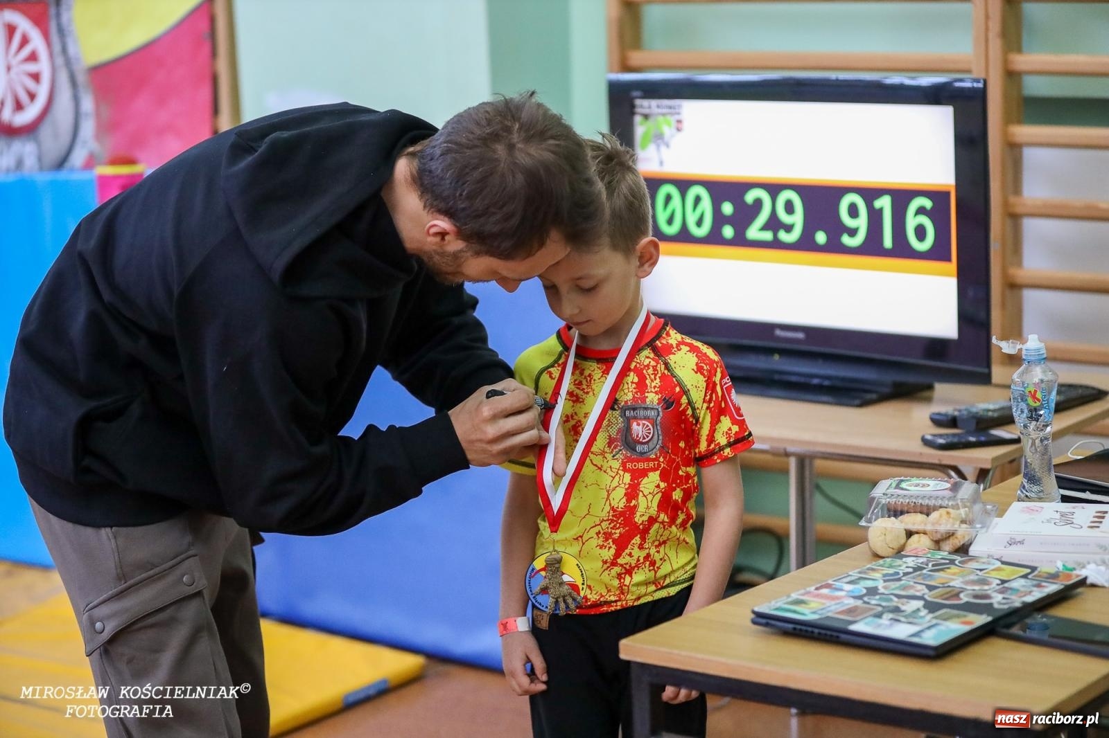 Zdjęcie w galerii na portalu naszraciborz.pl: Ponad 100 młodych zawodników na Mistrzostwach Śląska Ninja Monkey Kids w Raciborzu wiadomości z regionu